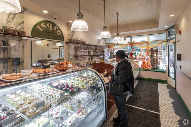 Isgro Pasteries has been serving the Hawthorne residents since 1904.