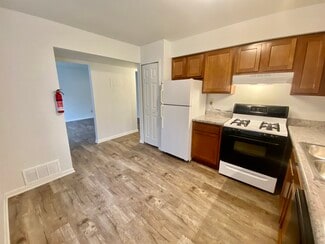 609-623 Flint Rd, Brighton, MI 48116