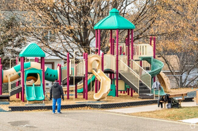 Como Park Elementary school’s minority student enrollment is 91%.