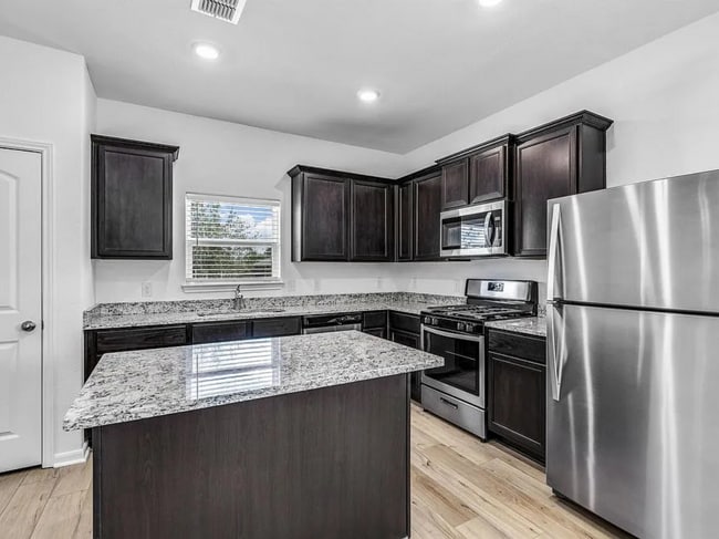 10830 Quinn Ct, San Antonio, TX 78252 - photo 2