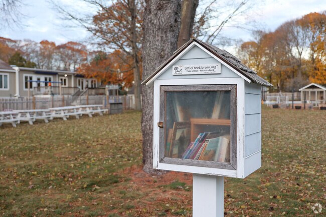 Harborlight Montessori School is a private school located in Beverly.