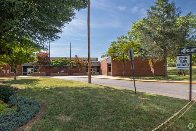 Monterey Elementary has a student to teacher ratio of 18:1.