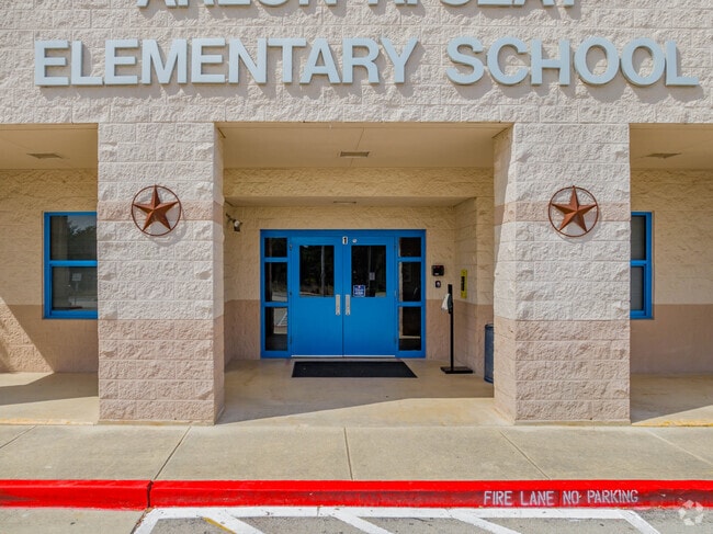 Arlon Seay Elementary in Far North San Antonio also offers a variety of special programs.