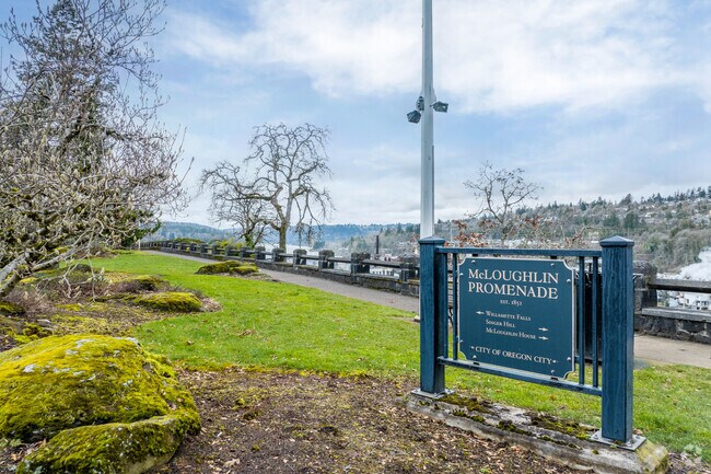 Entrance sign to McLoughlin Promenade.