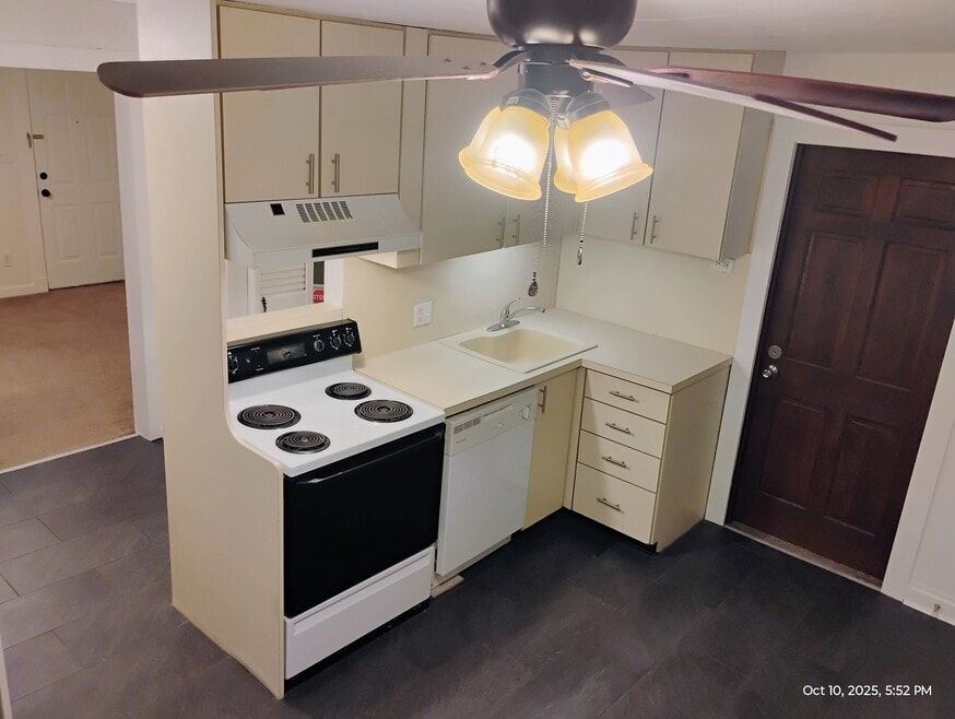 2015 N 3rd St, Saint Charles, MO 63301 - photo 1