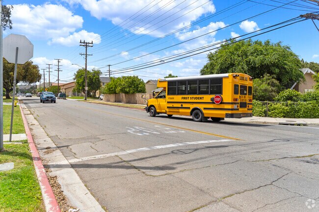Experience safe and reliable school bus services In Riverside's Arlanza neighborhood.