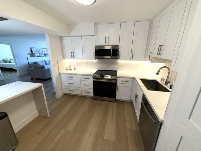 La Palma, Palm Beach, FL 33480 - photo 2