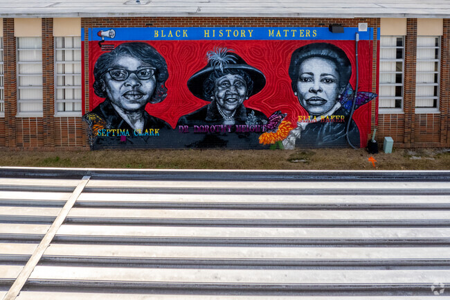 Swint Elementary School recognizes all those who sacrificed for the many.