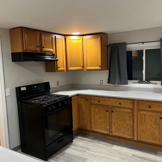 14 1st St unit B, Glens Falls, NY 12801 - photo 3