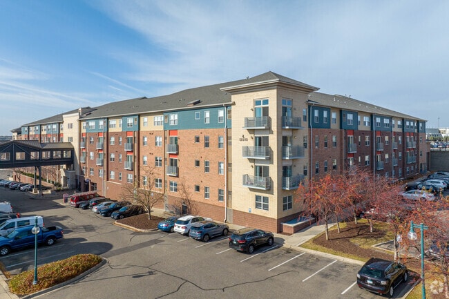 Arrive Watertower, Eden Prairie, MN 55344 - photo 2