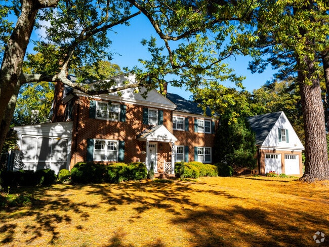 Colonial style homes give the Riverside community a historic feel.