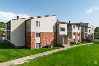 3403 Jersey Ridge Rd, Davenport, IA 52807