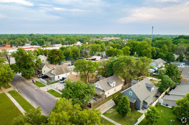 El Pueblo has tree lined, gridded streets.