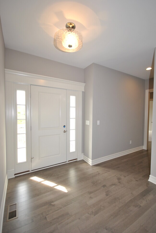 5 Northfield Ln unit 37409045, Lancaster, NY 14086 - photo 3