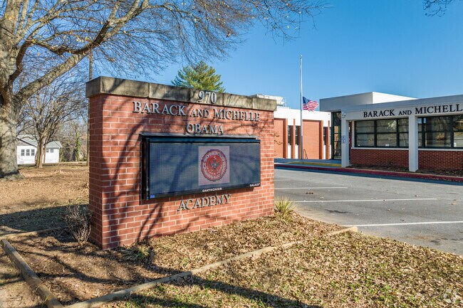 Barack and Michelle Obama Academy has a student to teacher ratio of 11 to 1.