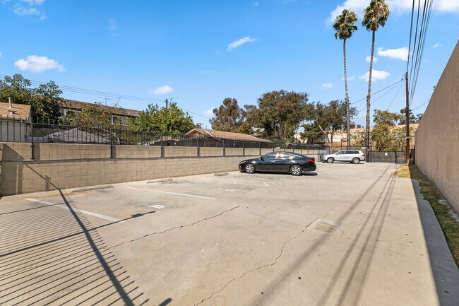 9226 Palm St unit B, Bellflower, CA 90706 - photo 4