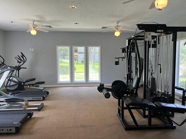 6519 W Newberry Rd unit 907, Gainesville, FL 32605 - photo 5