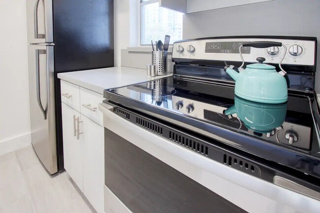 23 Palms, Miami, FL 33137 - photo 2