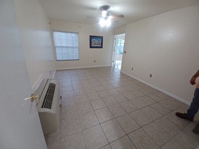 216 Orchid Dr unit Condo, Davenport, FL 33897 - photo 4