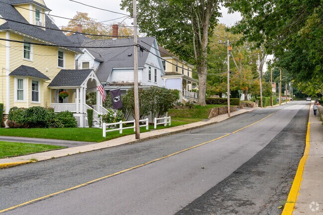 A group of single-family homes line the walkable Northrop Street in Hopedale.