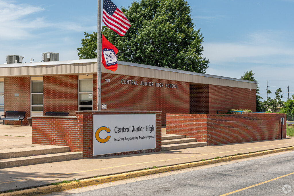 Central Junior High School, Rankings & Reviews