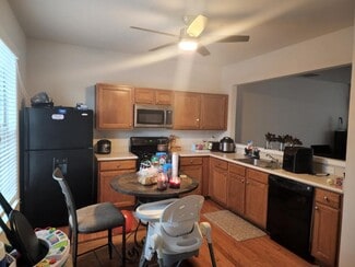 1044 Annazanes Ct, Alpharetta, GA 30004