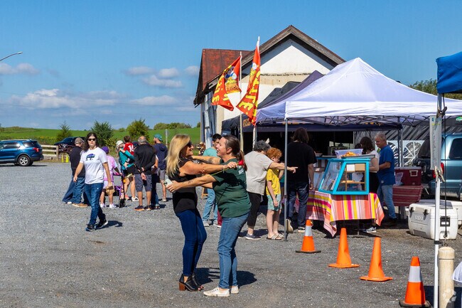 Gilberts Corner Farmers Market brings the community together a short drive from Willowsford.