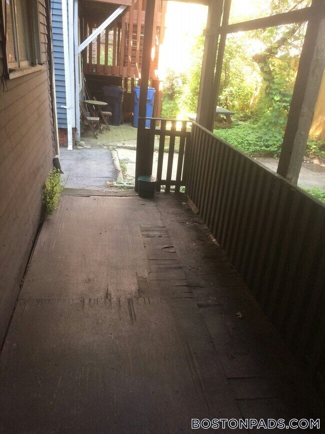 193 Mt Auburn St unit 3, Cambridge, MA 02138 - photo 2