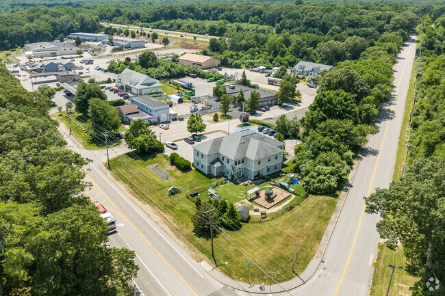 Alternate view of Montessori Of Greenwich Bay.
