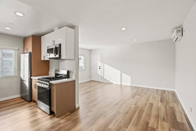 1352 W 36th St unit 4, Los Angeles, CA 90007 - photo 7