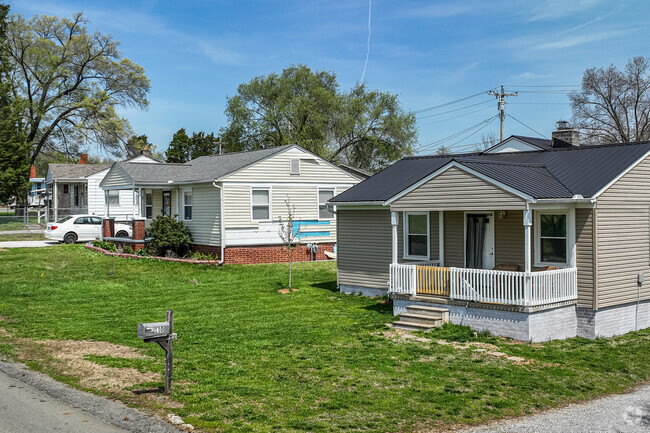 Small National style homes are very popular in Eagleton.