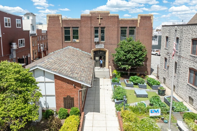 Baltimore Montessori in Baltimore serves grades Pre-K through 8th.