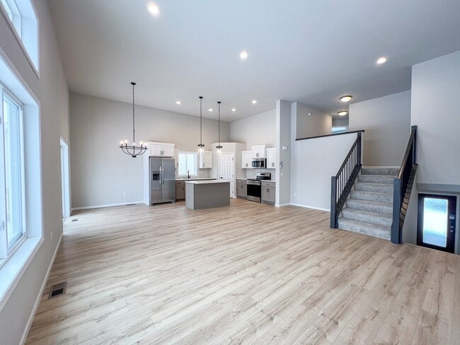 6722 Meadow View Dr S, Fargo, ND 58104 - photo 3