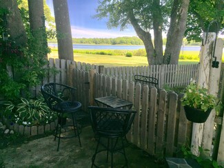 15 Maple St, South Kingstown, RI 02879