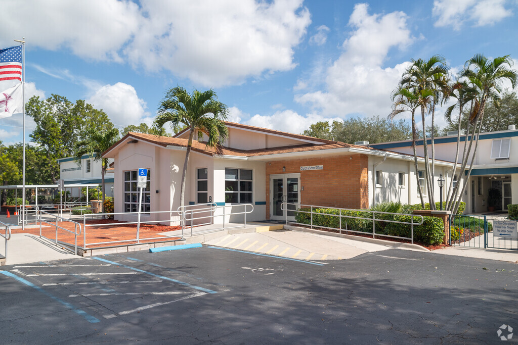 St Michael's Lutheran Academy in Fort Myers has 332 students.