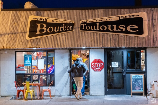 Chevy Chase provides a number of options for late night diners.