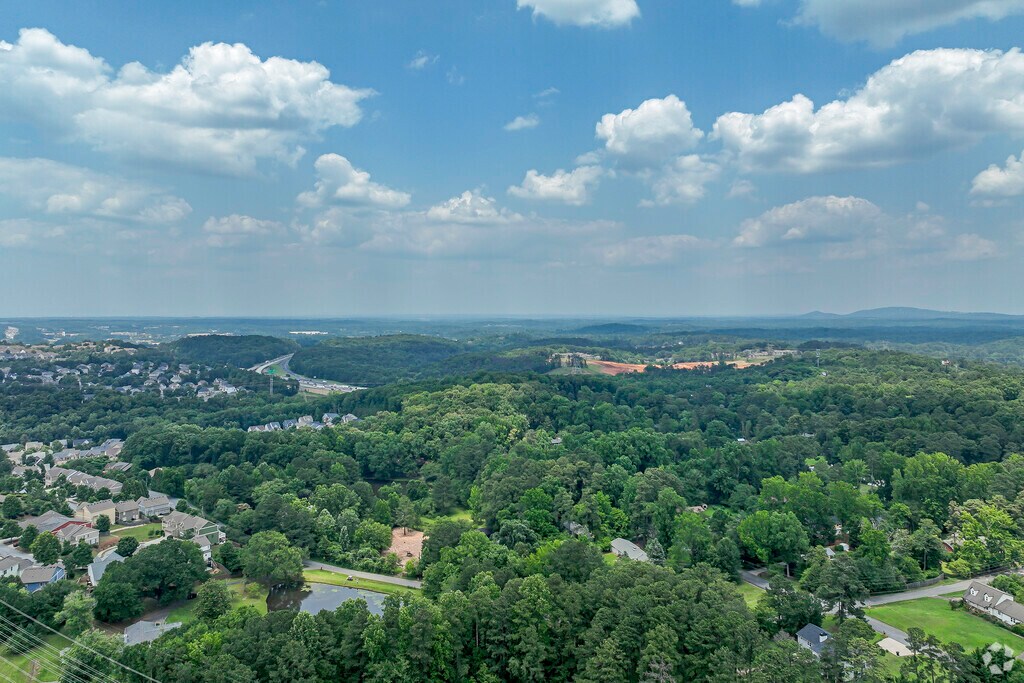 Northwestern Marietta is a master-planned Kennesaw suburb surrounded by active commercial strips and major Atlanta commuter highways.