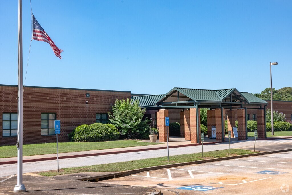 Peek's Chapel Elementary School serves students from Pre-K through the 5th grade in Conyers GA.