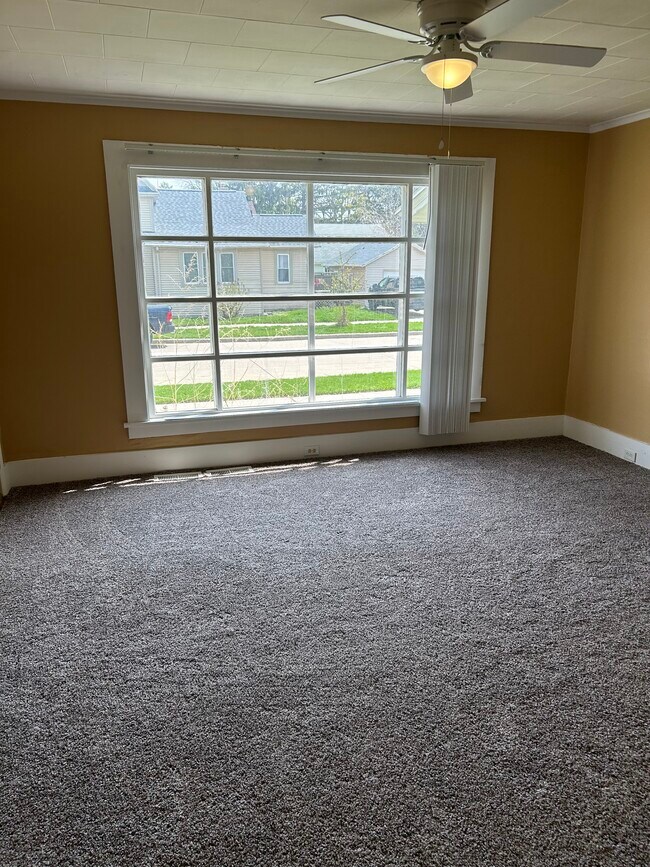 403 W South Park Ave unit Lower, Oshkosh, WI 54902 - photo 6