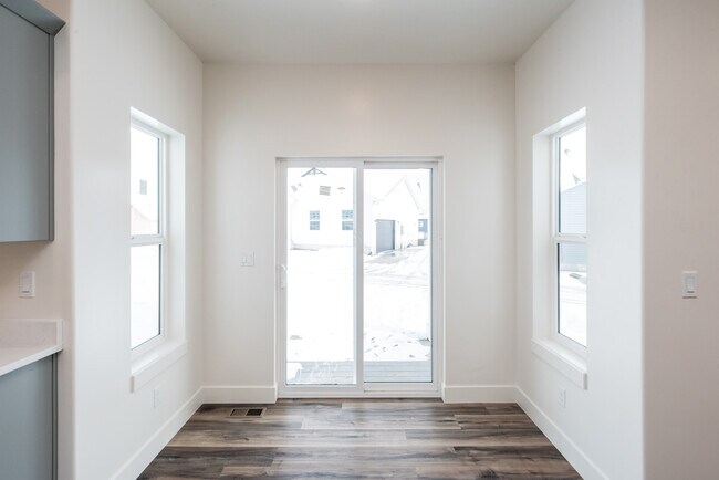 3491 Ammon Rd unit 37877642, Ammon, ID 83406 - photo 4