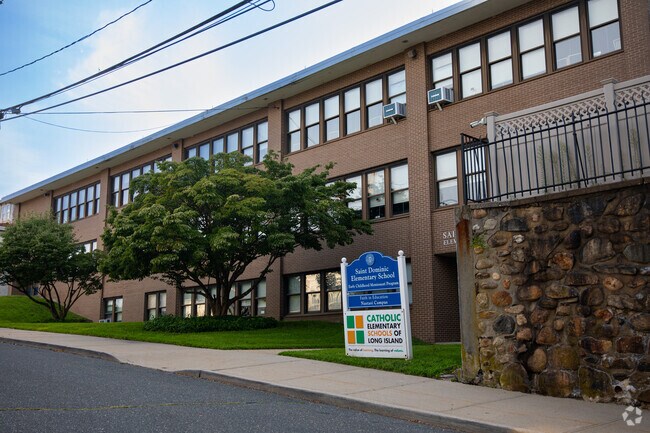 St Dominic Elementary and Middle School provides education to the little residents of
Oyster Bay