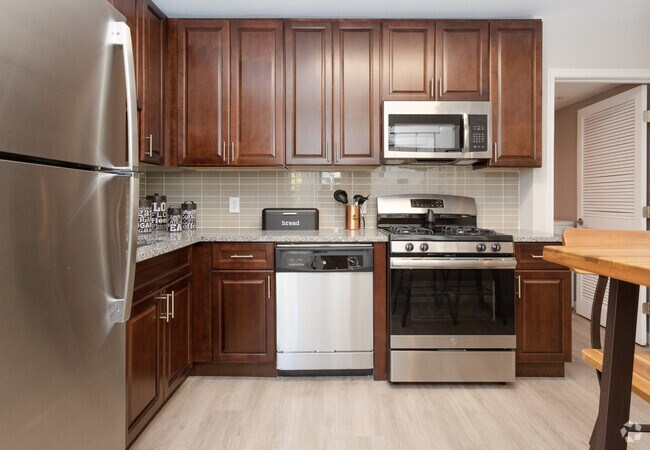 Renaissance Properties, North Brunswick, NJ 08902 - photo 2