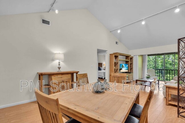 1626 Brookhouse Dr unit Bldg 9, Unit 235, Sarasota, FL 34231 - photo 3