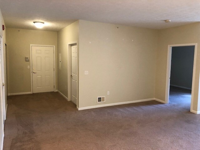 Trowbridge Court, Spencerport, NY 14559 - photo 5