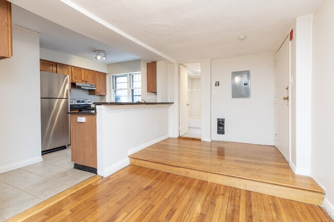 17 Cumberland St unit B, Boston, MA 02115 - photo 4