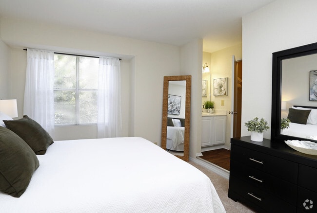 2BR,2BA - 1002sf A- Master Bedroom