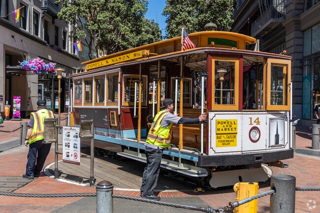 The Tenderloin is walking distance from the famous Powell and Market Cable Car Stop.