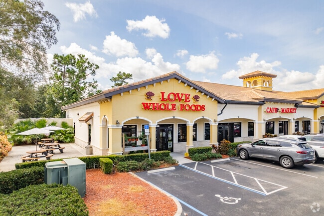 Love Whole Foods Café and Market in Port Orange West is frequented by Tomoka Farms locals.