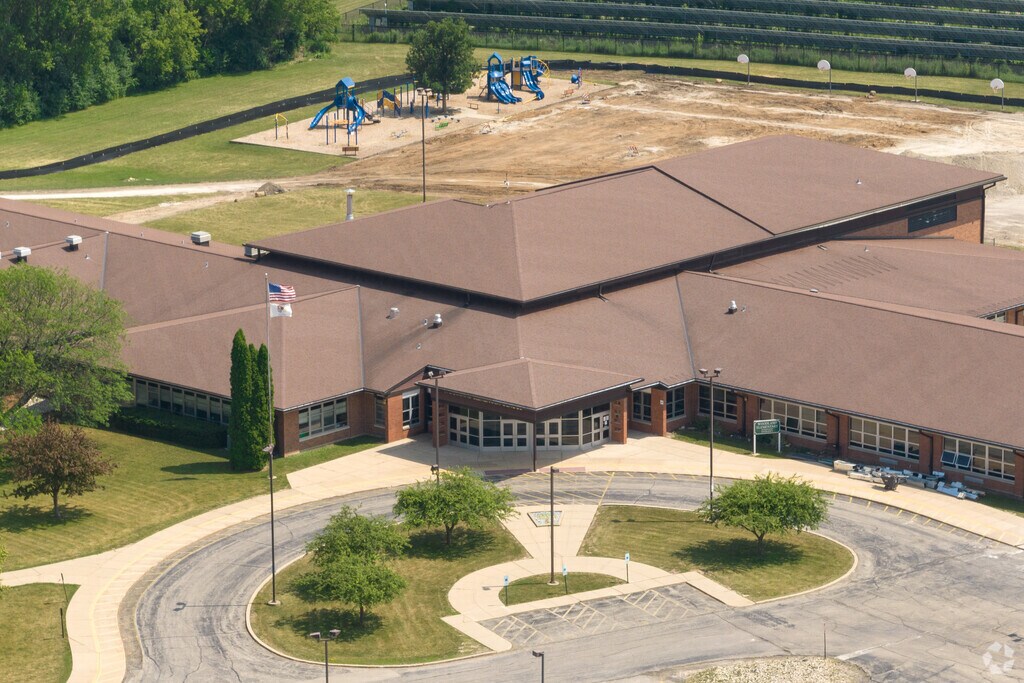 Woodland Elementary School is a highly rated, public school located in Gages Lake, Illinois.