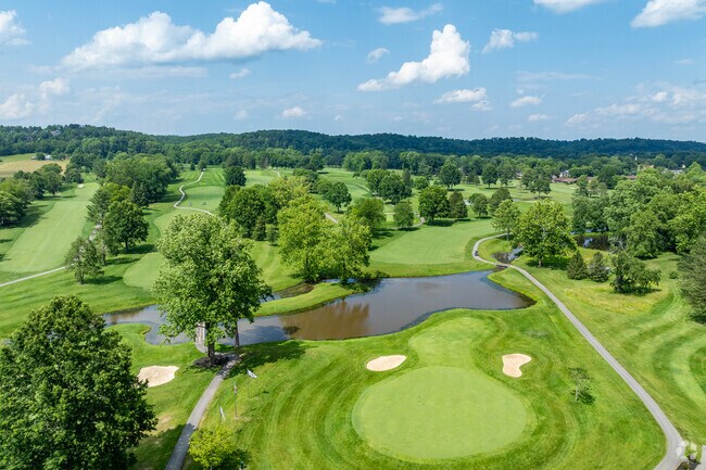 Sleepy Hollow is a semi-private club in Teays Valley that also provides members with tennis, pickleball and a pool.